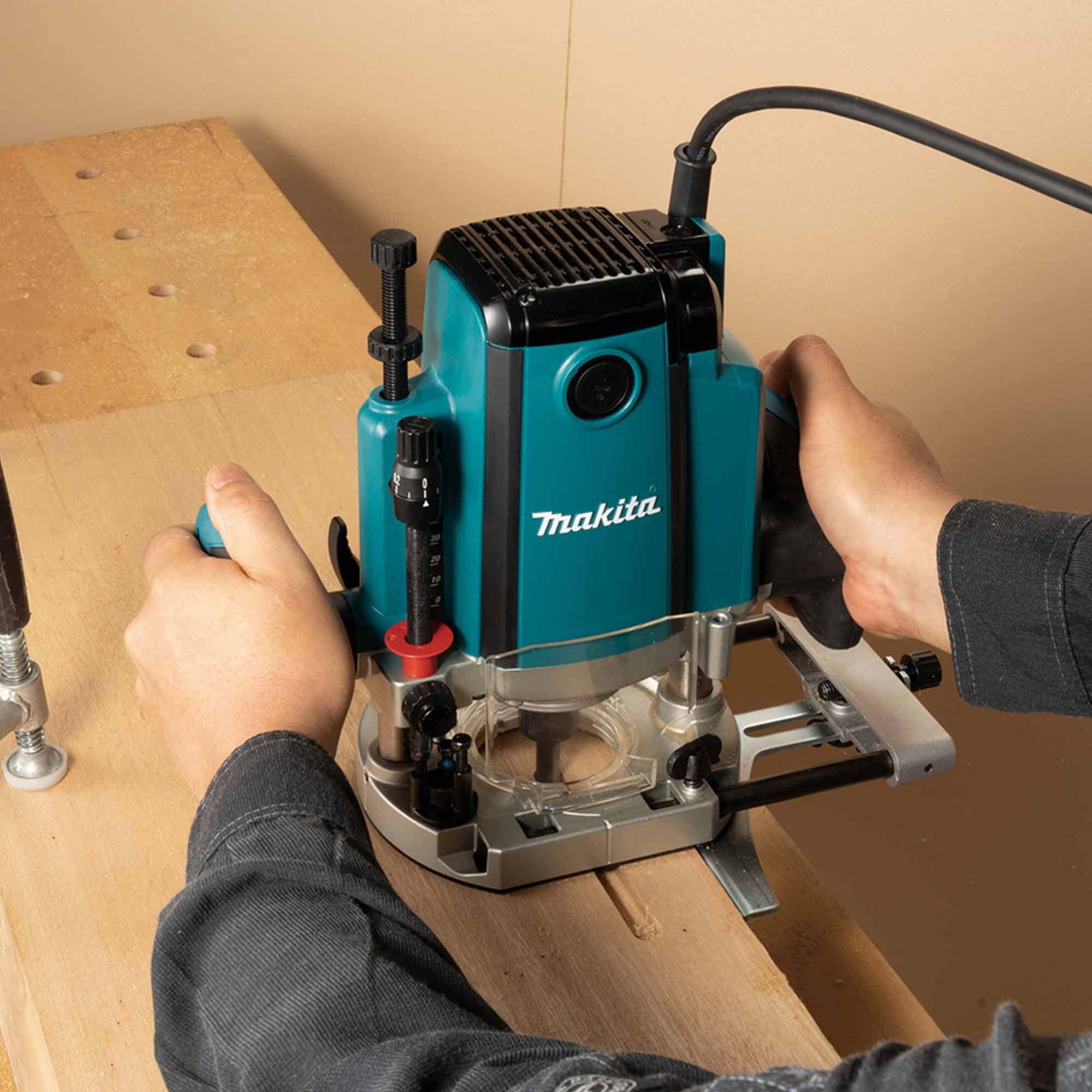 Fraiseuse Makita RP1803FJ 1650W