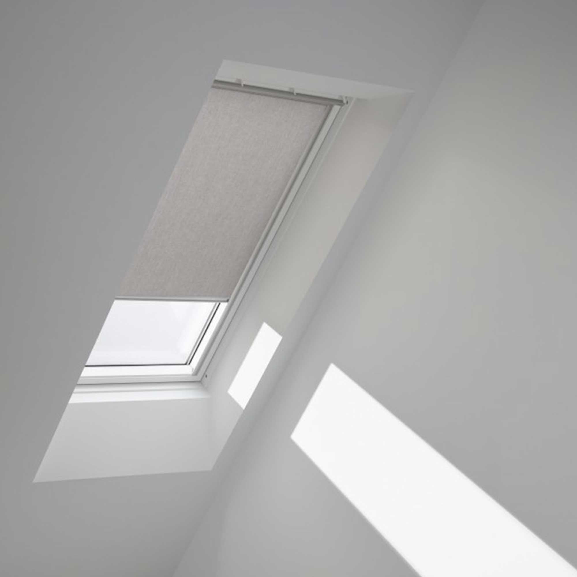 Rideau filtrant intègre Velux RML 4161